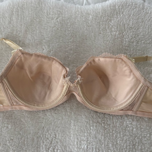 JC Penney Vintage Lace Underwire Bra in Cream size 34C - Picture 4 of 14